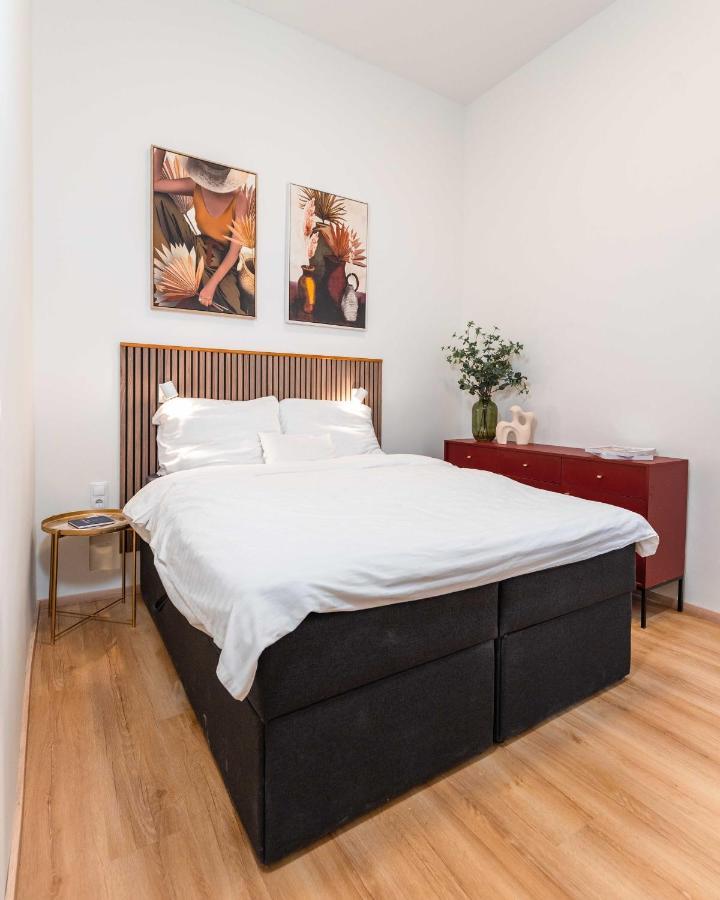 Modern Apartment French Balkony Βουδαπέστη Εξωτερικό φωτογραφία