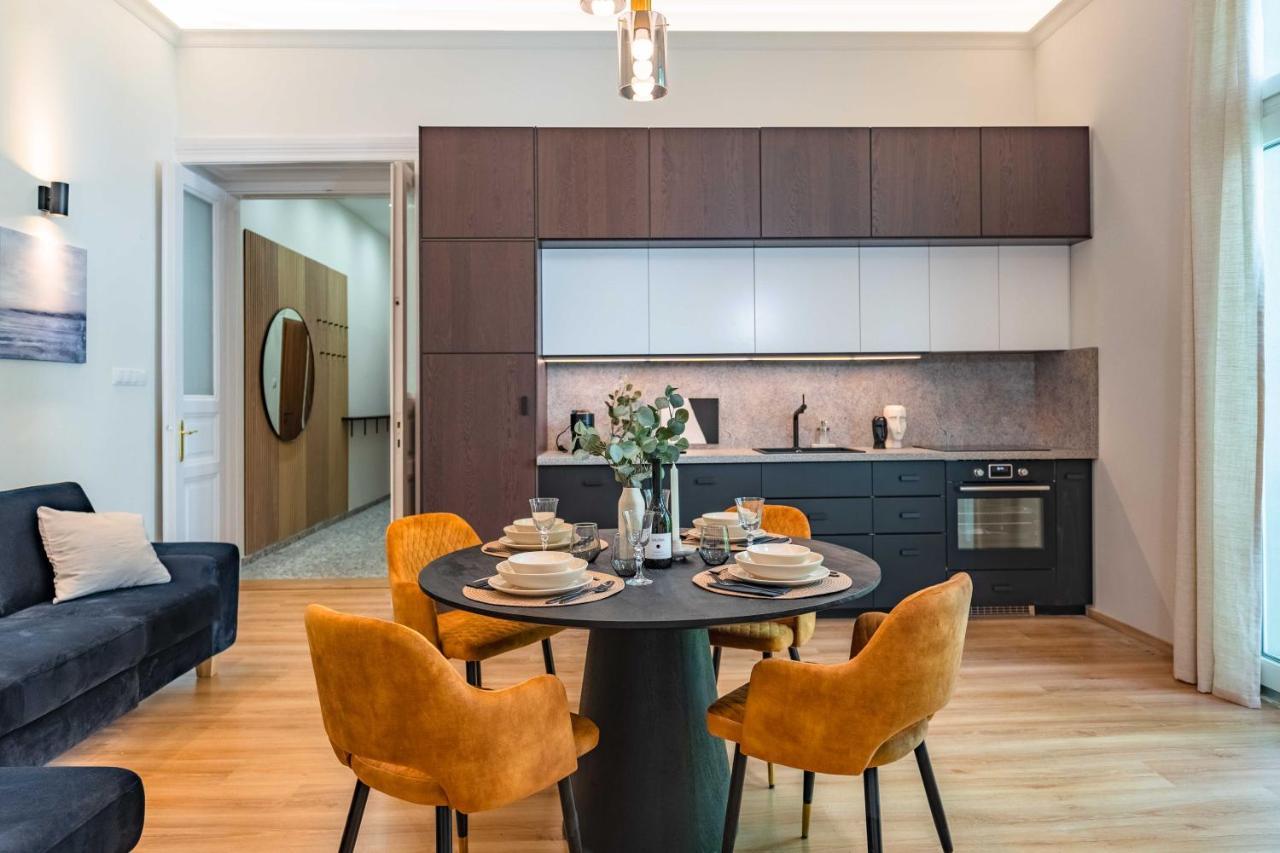 Modern Apartment French Balkony Βουδαπέστη Εξωτερικό φωτογραφία
