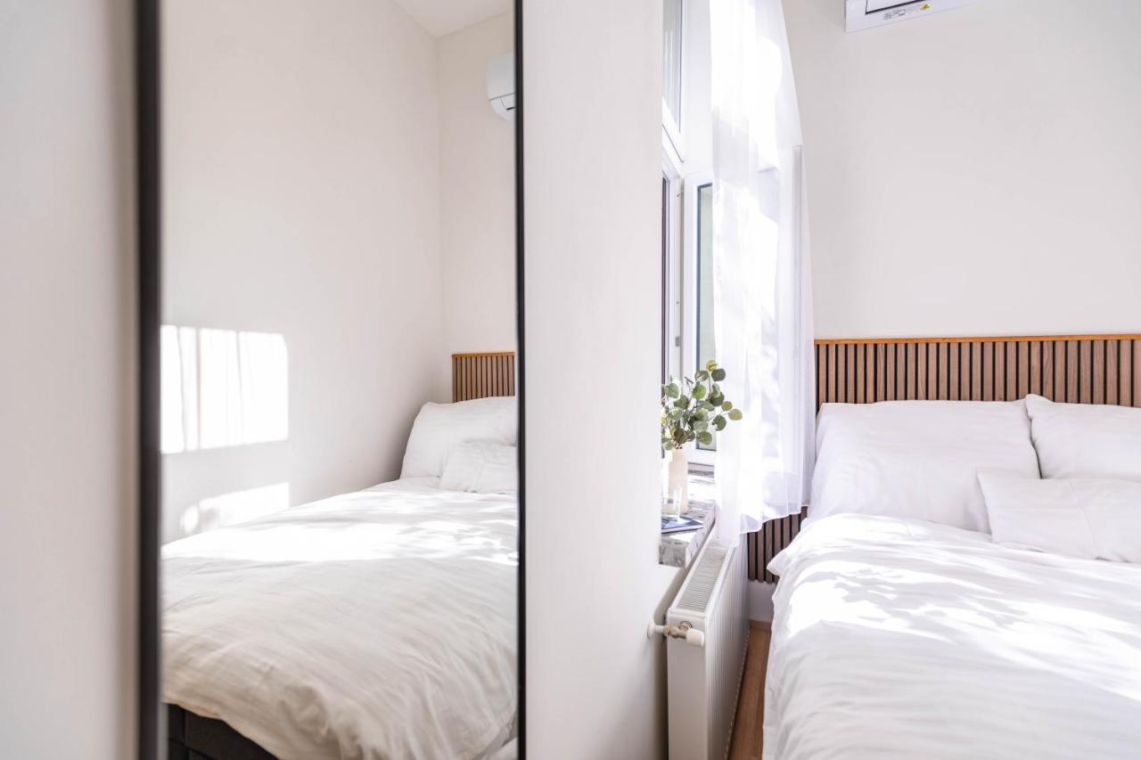 Modern Apartment French Balkony Βουδαπέστη Εξωτερικό φωτογραφία